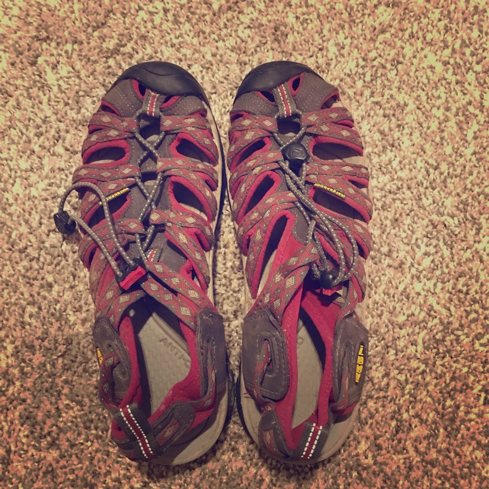 KEEN women's sandals 9